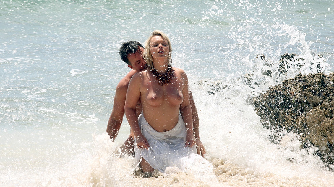 The power of  waves (Ellen Saint)