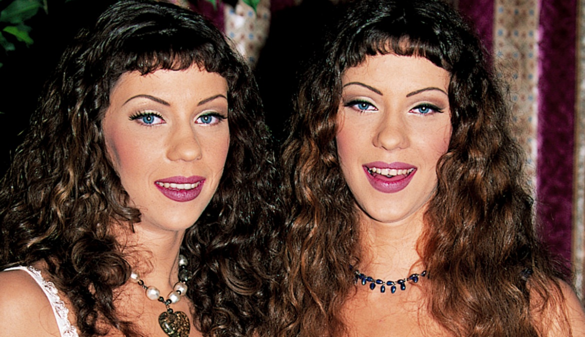 Twins Have a Hardcore Orgy and Share Cock (Bob Terminator,Liena,Svetlana)
